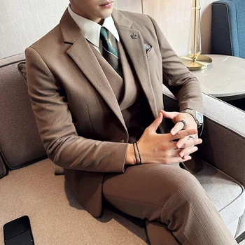 2023 Наскоро пристигнал елитен-Vip-костюм мъжки вълнен костюм в широка ивица от корейската версия, оборудвана бизнес костюм, сако + жилетка + панталони