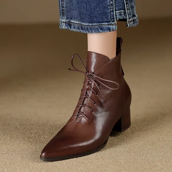 Нови Есенни дамски обувки, Обувки на масивна Ток с Остър пръсти; Дамски обувки от естествена кожа; Ботильоны дантела казаци дамски обувки